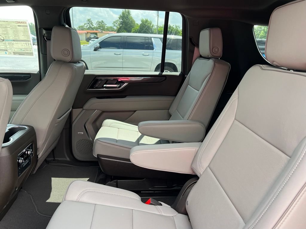 New 2026 GMC Yukon XL Elevation w/ LPO, Elevation Black Package RWD image 8