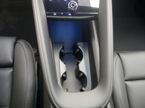Certified 2026 Porsche Macan 4 Electric AWD/4WD image 45