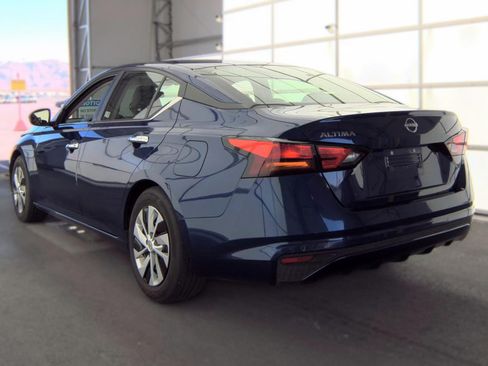 Used 2024 Nissan Altima 2.5 S FWD image 6