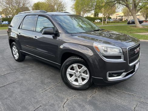 Used 2013 GMC Acadia SLE image 2