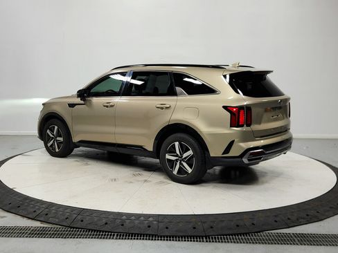 Used 2021 Kia Sorento S w/ Panoramic Sunroof Package FWD image 6
