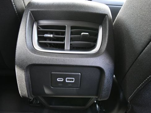 Used 2025 Chevrolet Blazer LT AWD/4WD image 18