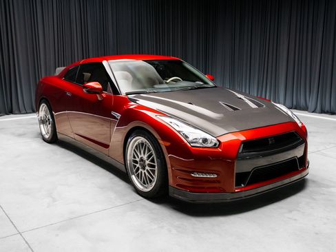Used 2016 Nissan GT-R Premium AWD/4WD image 20