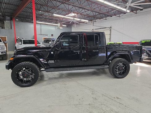 Used 2020 Jeep Gladiator Overland image 5