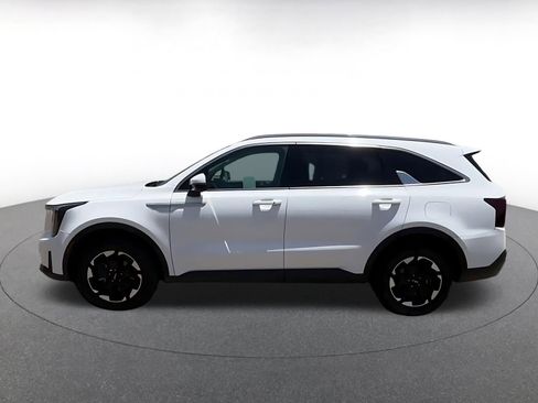 Used 2024 Kia Sorento S AWD/4WD image 10