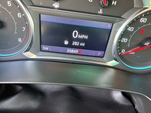 Used 2023 Chevrolet Traverse LT image 21