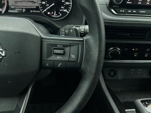 Used 2025 Nissan Rogue S image 26