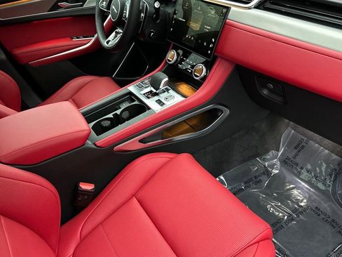 New 2025 Jaguar F-PACE R-Dynamic S image 26