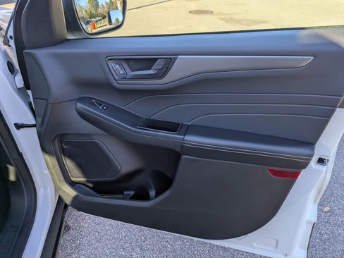 Used 2023 Ford Escape Active image 39