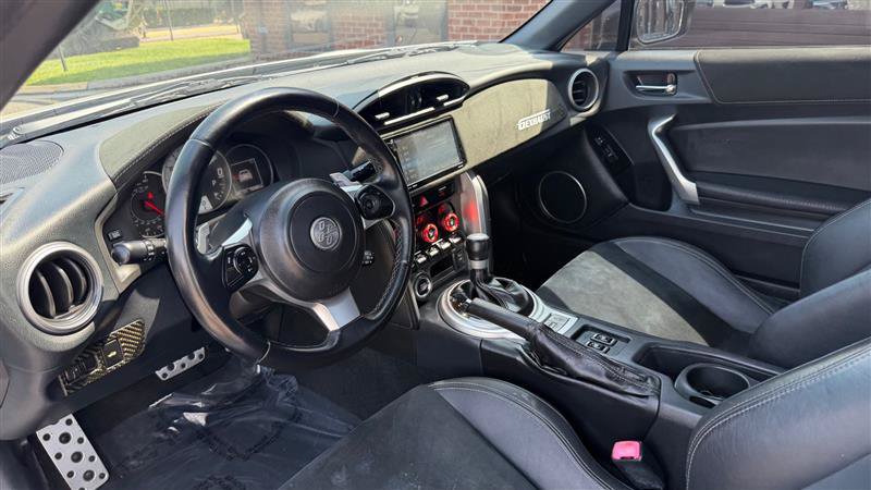 Used 2018 Toyota 86 RWD image 19