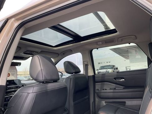 Certified 2023 Nissan Pathfinder Platinum AWD/4WD image 28