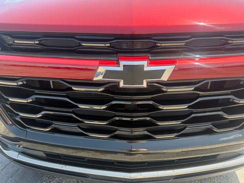 Used 2024 Chevrolet Trax ACTIV w/ Sunroof Package FWD image 9