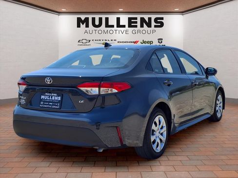 Used 2025 Toyota Corolla LE FWD image 5