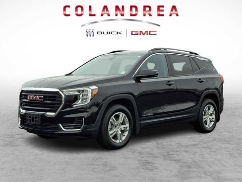 Used 2023 GMC Terrain SLE w/ Driver Convenience Package image 3