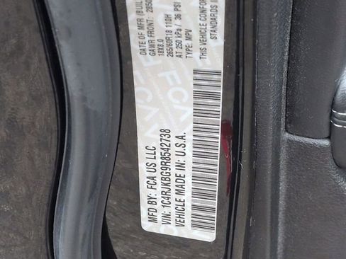 Certified 2024 Jeep Grand Cherokee L Limited w/ Luxury Tech Group II image 35