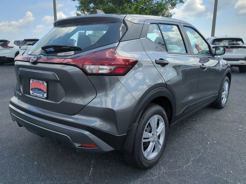 New 2025 Nissan Kicks Play S FWD image 4