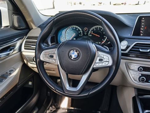 Used 2019 BMW 740i image 16