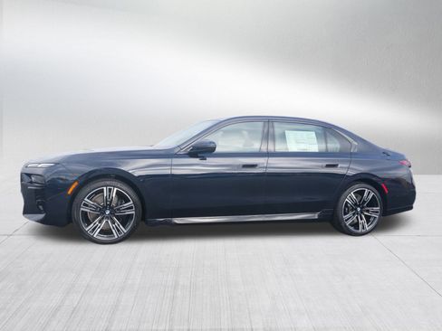 New 2025 BMW 740i w/ Premium Package image 6