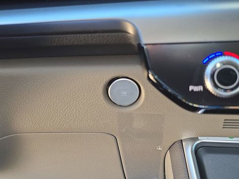 New 2026 Kia Carnival FWD image 27