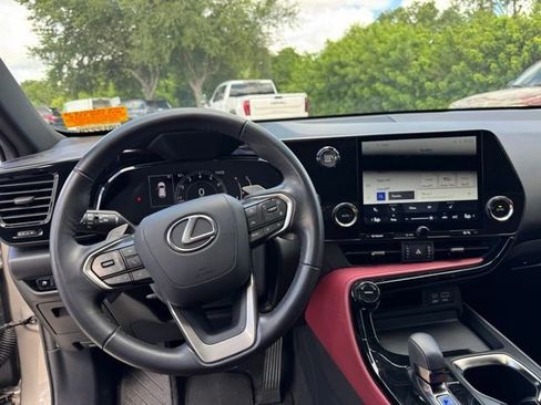 Used 2023 Lexus NX 250 FWD w/ Towing Package (2000 Lbs) image 12