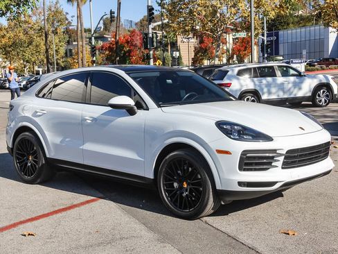 Used 2020 Porsche Cayenne image 3