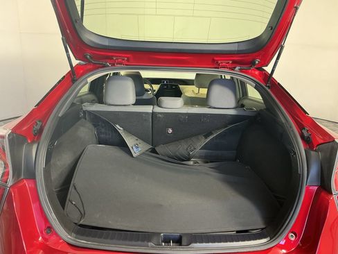 Used 2018 Toyota Prius Two w/ Prius Two Safety Plus Package FWD image 18