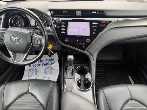 Used 2020 Toyota Camry SE image 11