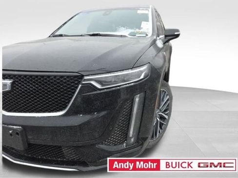 Used 2024 Cadillac XT6 Sport image 2