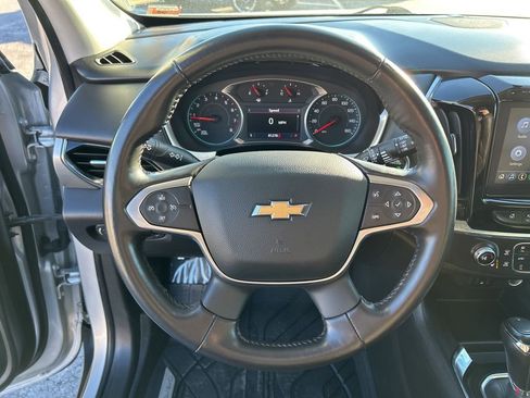 Used 2020 Chevrolet Traverse LT image 23