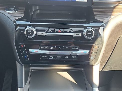 Certified 2023 Ford Explorer Limited w/ Equipment Group 301A image 17