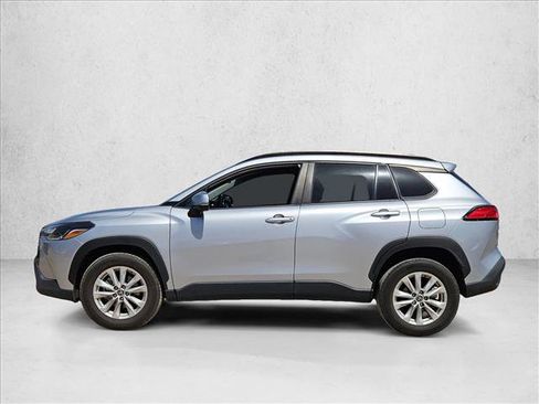 Used 2023 Toyota Corolla Cross LE FWD image 8