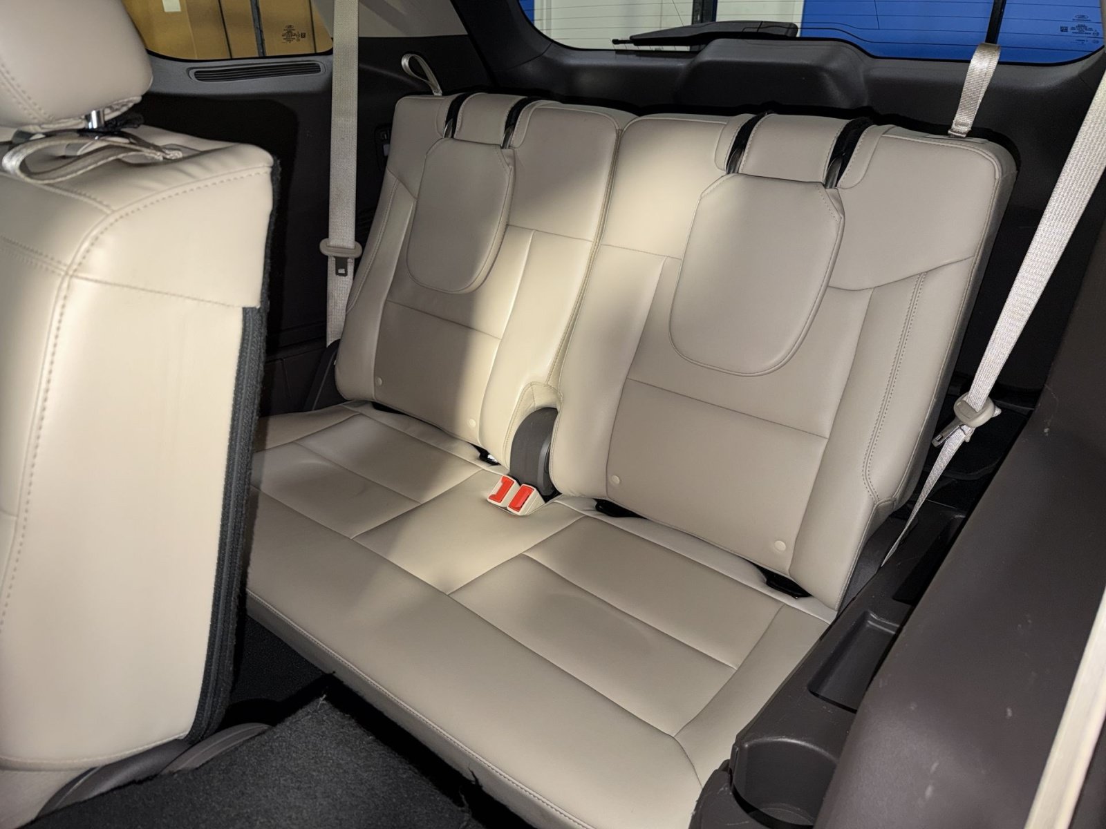 Used 2020 Ford Explorer Platinum w/ Premium Technology Package AWD/4WD image 29