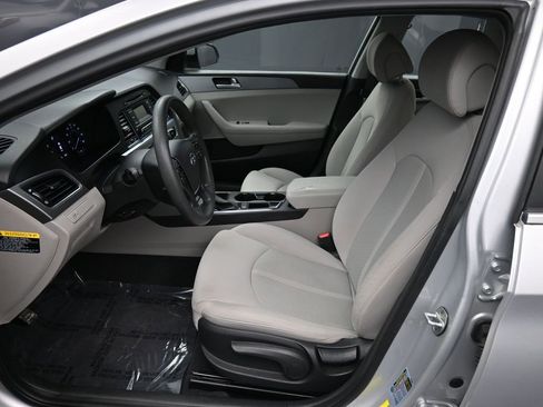 Used 2017 Hyundai Sonata SE image 18