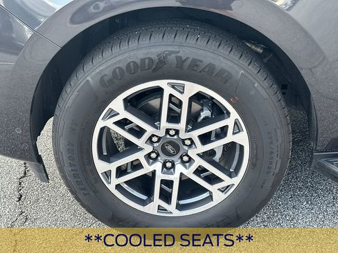 Certified 2025 Ford Expedition Max Active RWD image 13