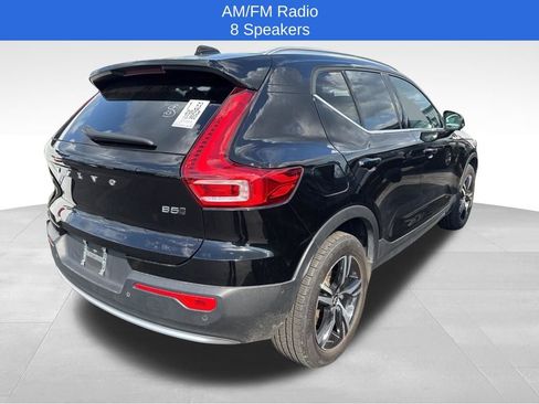 Used 2023 Volvo XC40 B5 Plus AWD/4WD image 3