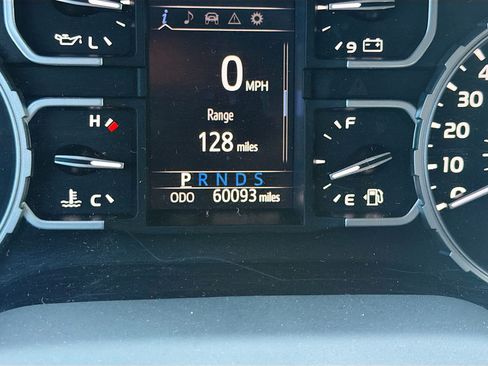 Used 2021 Toyota Tundra SR5 w/ SR5 Upgrade Package AWD/4WD image 12