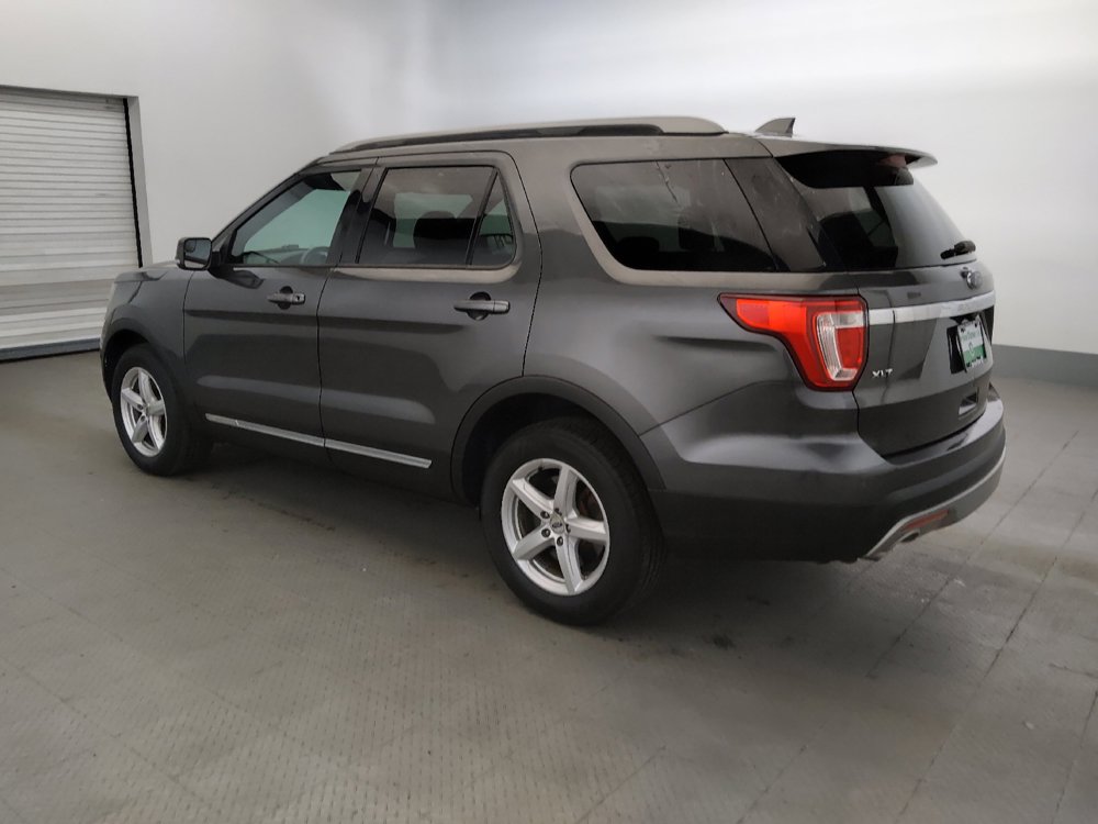 Used 2017 Ford Explorer XLT AWD/4WD image 3