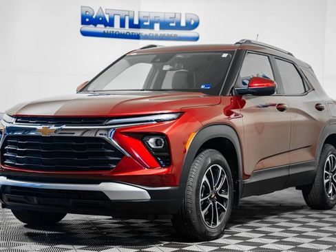 Used 2025 Chevrolet TrailBlazer LT w/ LT Cold Weather Package image 3