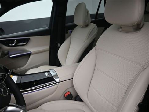 New 2025 Mercedes-Benz GLC 300 image 33