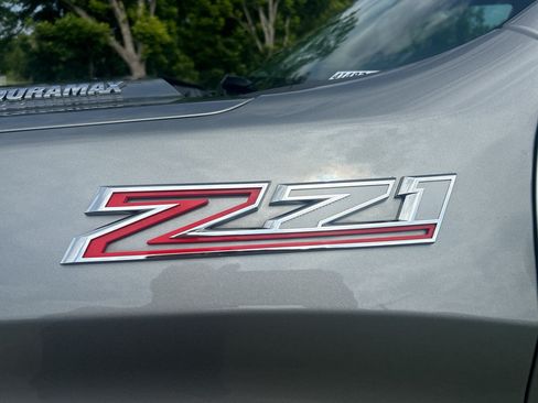Used 2023 Chevrolet Silverado 1500 RST w/ Z71 Off-Road Package AWD/4WD image 5