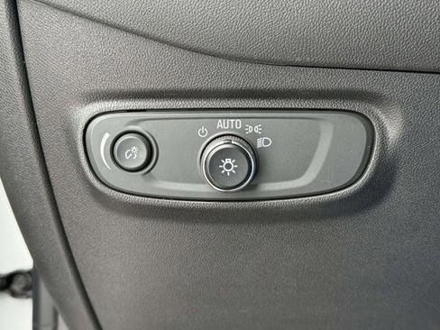 Used 2023 Chevrolet Equinox RS image 19