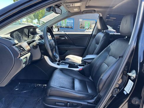 Used 2016 Honda Accord Touring image 10