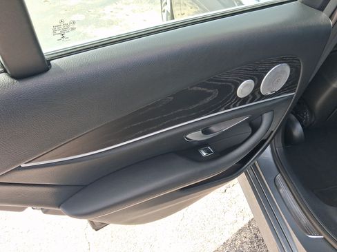 Used 2017 Mercedes-Benz E 300 image 26