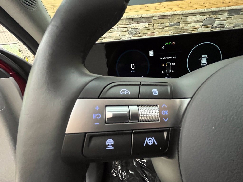Used 2024 Hyundai Kona SEL w/ Convenience Package AWD/4WD image 32