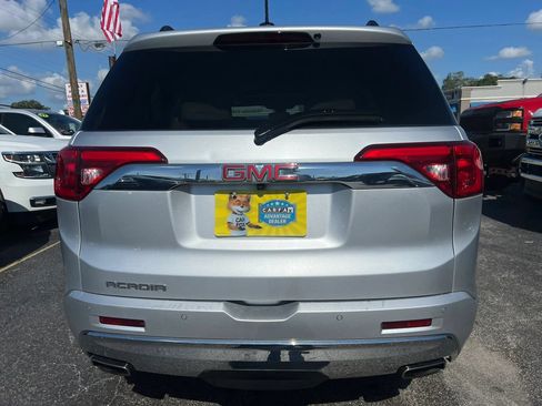 Used 2017 GMC Acadia Denali w/ Technology Package FWD image 6