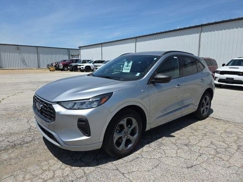 Used 2023 Ford Escape ST-Line w/ Tech Pack #1 AWD/4WD image 3