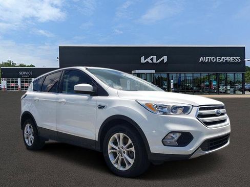 Used 2017 Ford Escape SE AWD/4WD image 1