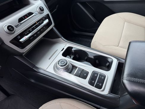 Certified 2021 Ford Explorer 2WD image 13