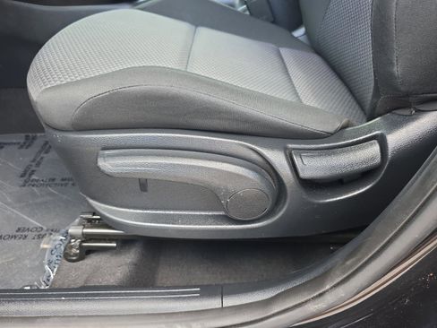 Used 2025 Kia Soul LX image 20