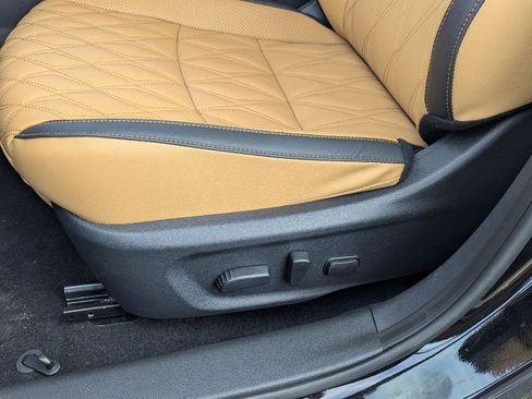 Used 2025 Nissan Sentra SV w/ SV Premium Package FWD image 22